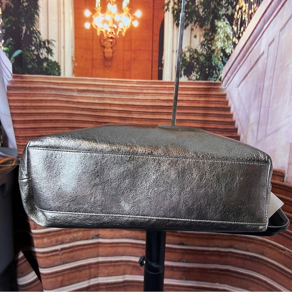Coach Julia Perry Op Art tote bag in bronze metallic leather. Beautiful 🤩 - Picture 13 of 13